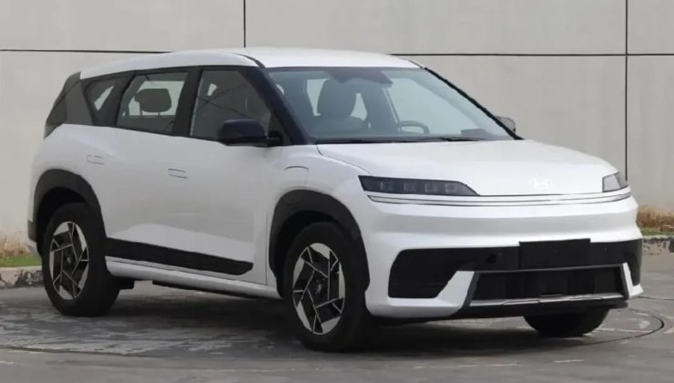 Hyundai EO in strada