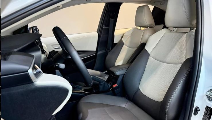 Interni Toyota Corolla