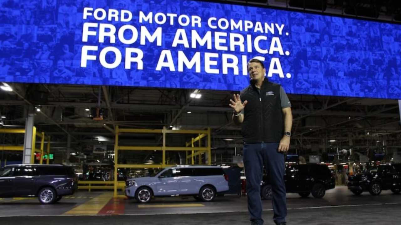 Jim Farley n fabbrica Ford