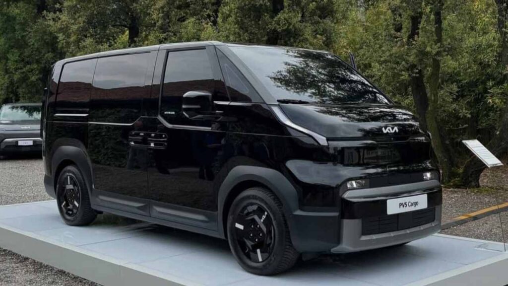 Kia PV5 Cargo in esposizione