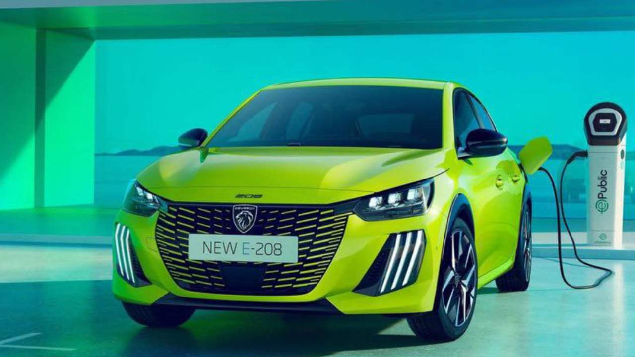 Peugeot 208 in carica