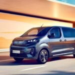 Peugeot e-Traveller in strada