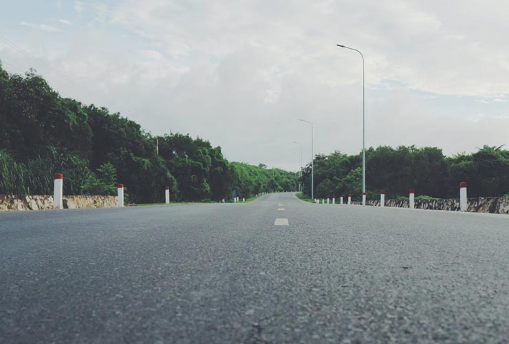 Strada-asfaltata-Foto-di-Bich-Tran-da-Pexels-MobilitàSostenibile