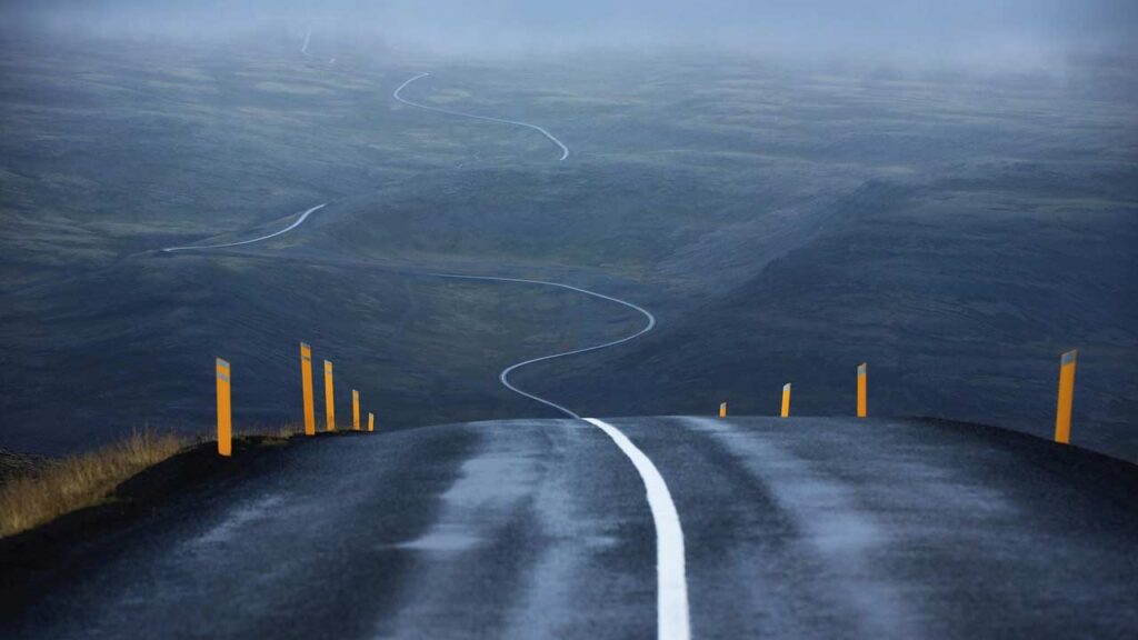 Strada-vuota-Foto-di-Tobias-Brunner-da-Pixabay-MobilitàSostenibile.it