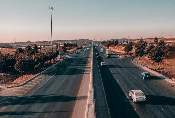 Superare-automobili-Foto-di-Mamon-Yousef-da-Pexels-MobilitàSostenibile