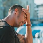 Uomo-disperato-Foto-di-Peggy-und-Marco-Lachmann-Anke-da-Pixabay-MobilitàSostenibile