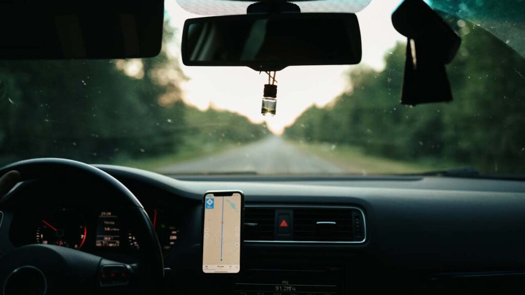 App-navigatore-Foto-di-Maksim-Goncharenok-da-Pexels-MobilitàSostenibile.it