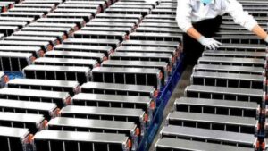 Batterie auto elettriche in laboratorio