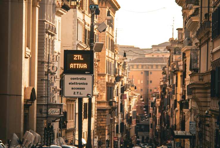 Zona ZTL con cartello