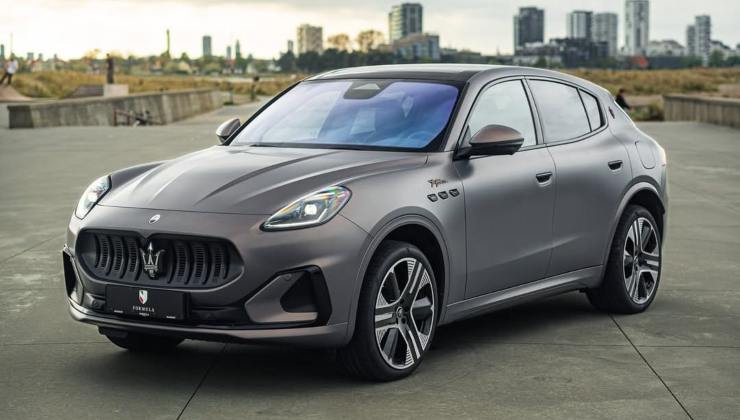 Maserati Grecale Folgore in strada