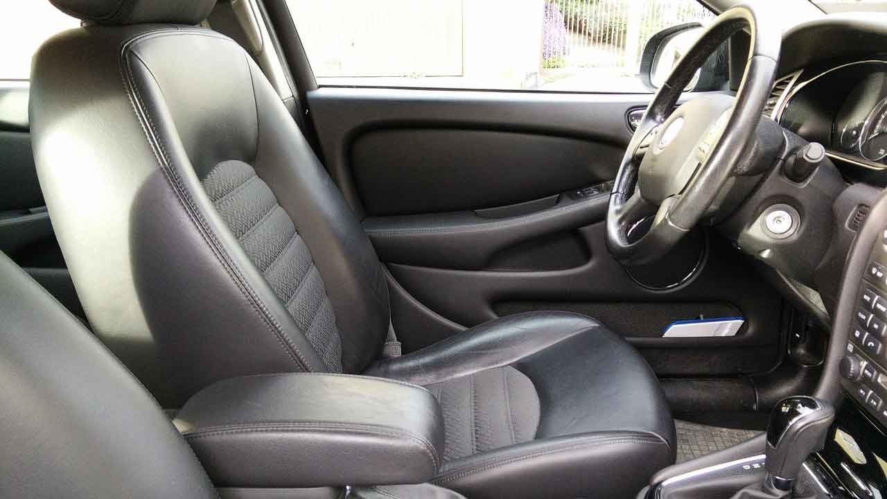 Sedile-auto-Foto-di-Robert-Schneider-da-Pixabay-MobilitàSostenibile.it