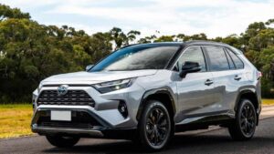 Toyota Rav 4 in strada