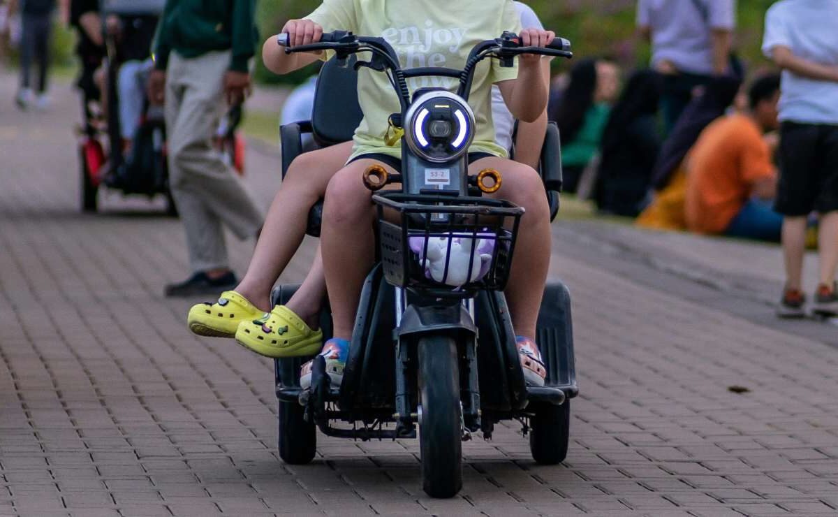 Triciclo elettrico is the new monopattino: arriva addirittura a 100 km/h | Un bolide assolutamente legale