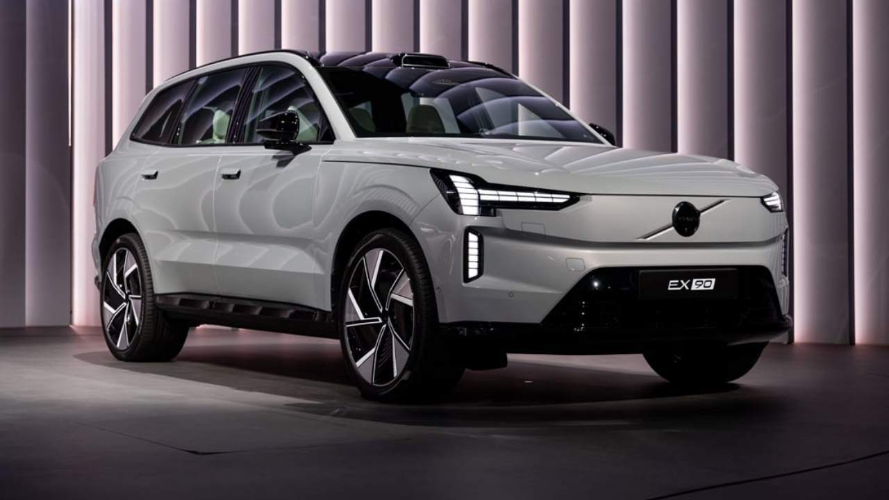 Altro che solo elettrico, Volvo continuerà a produrre motori endotermici: annuncio ufficiale | Ibride plug-in fino al 2040