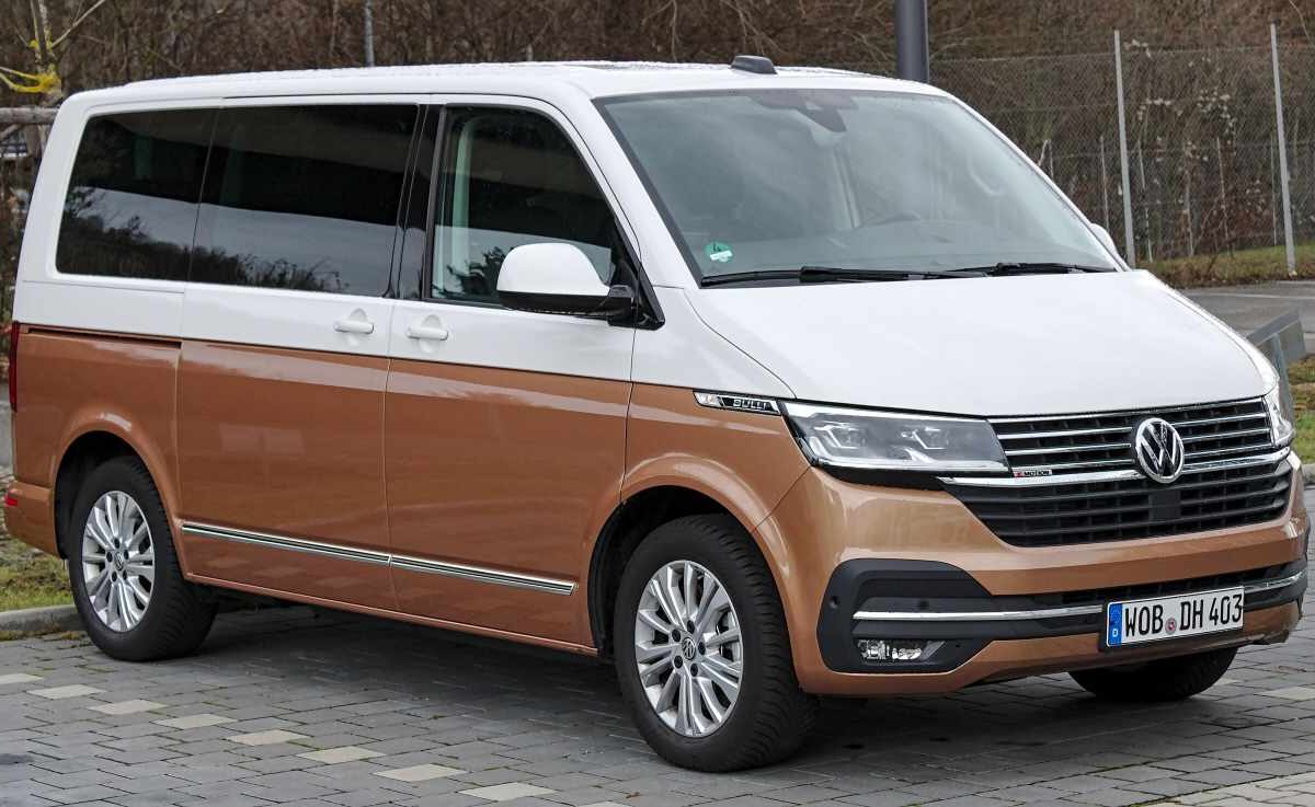 Il “Bulli” non è più lo stesso dal 2003: la Caravelle ridefinisce il mito Volkswagen | Come è cambiato davvero